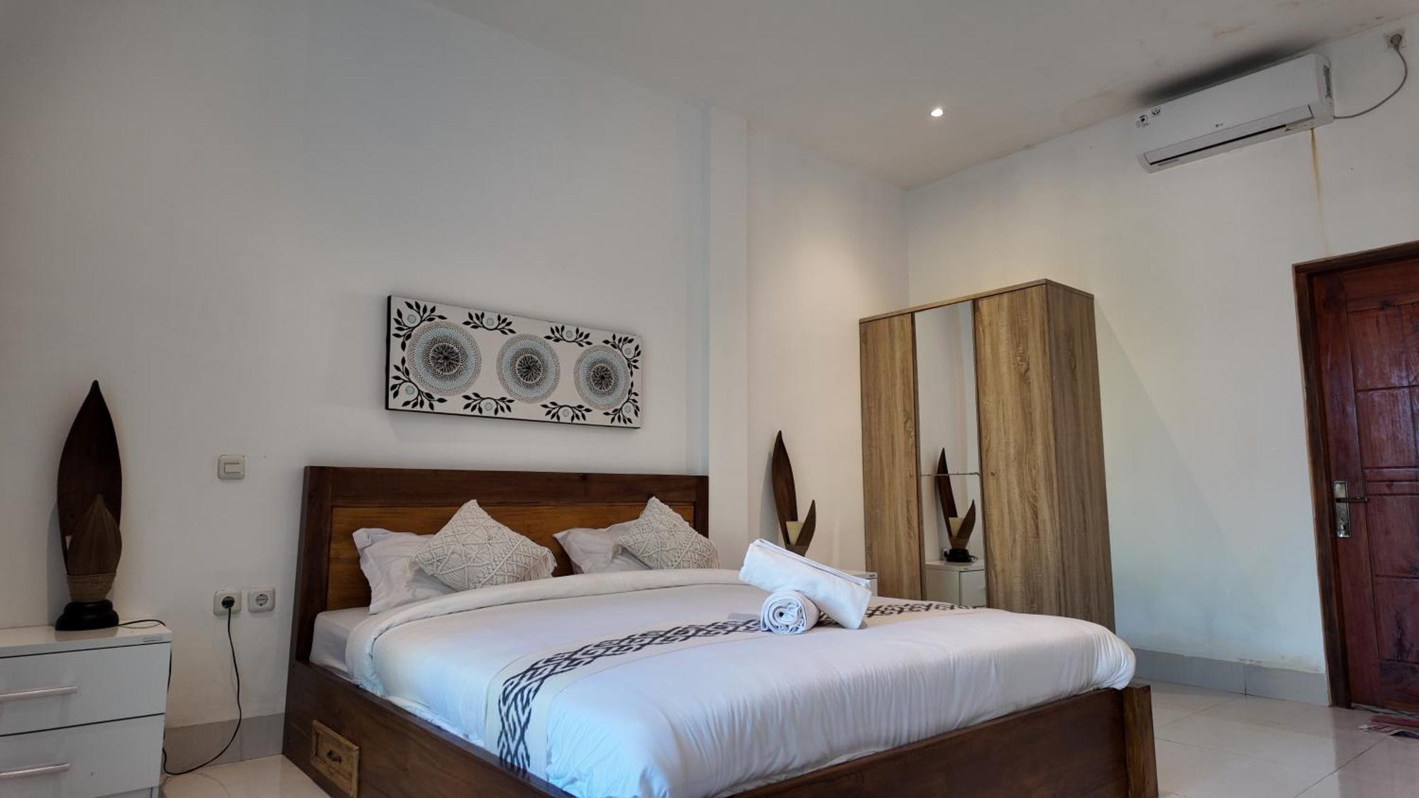 Отель Turtle House Lombok Kuta  Экстерьер фото