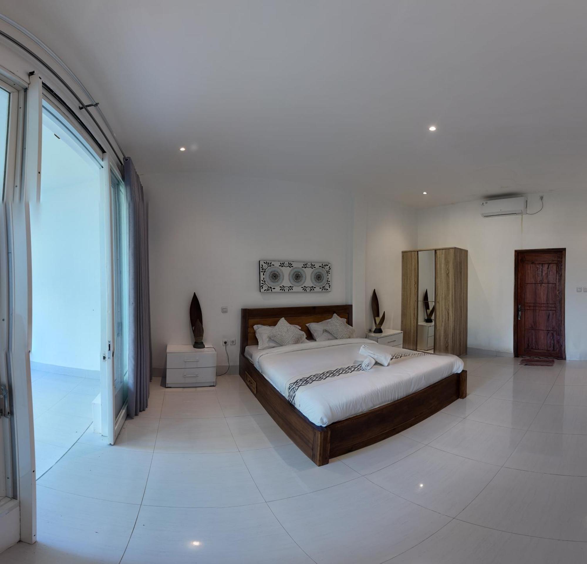 Отель Turtle House Lombok Kuta  Экстерьер фото
